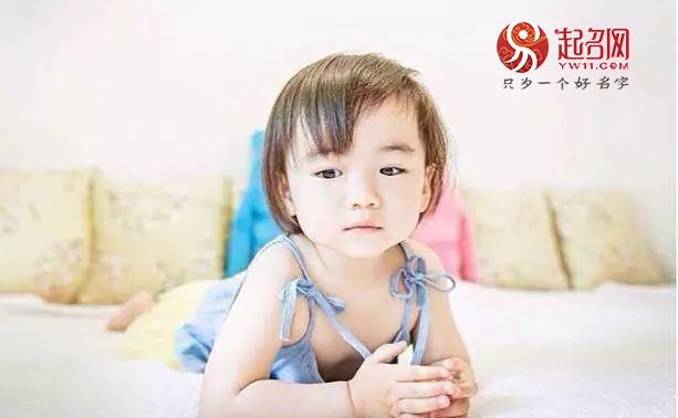 两个宝宝怎么起名(有一个懒儿媳妇除了喂奶什么也不干怎么办)
