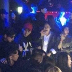 李胜利在武汉开的酒吧叫什么？
