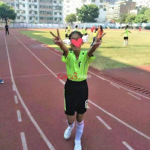 踢足球怎么练球的