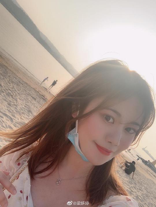 智慧与美貌:双冠王象棋一枝花如今兼职做主播