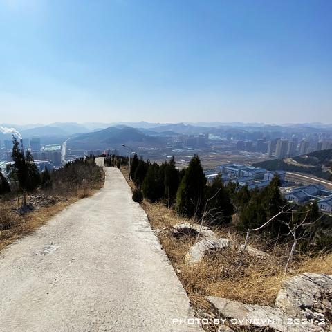 济南市莲花山是什么