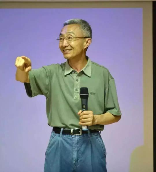 62岁教授戴建业，因为讲古诗，他在抖音上火了！