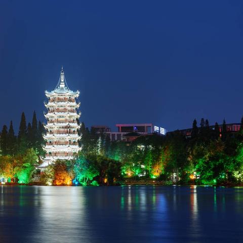 桂林的日月塔在哪里相关长尾关键词有哪些