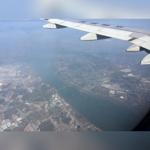 深圳航空从深圳机场那个门进去？