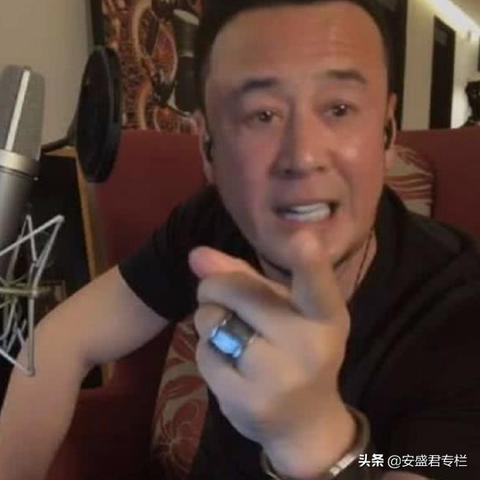 直播有多少个歌手大美的？