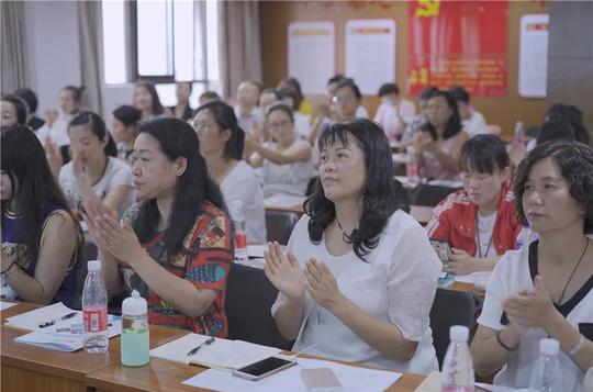 市妇联创业创新带货直播培训班第一期开班啦！