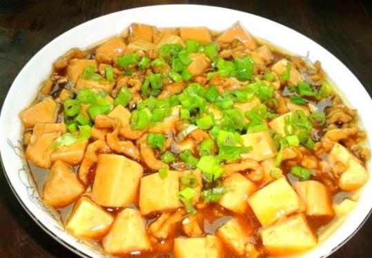 淄博有什么传统美食（山东有名的小吃街）