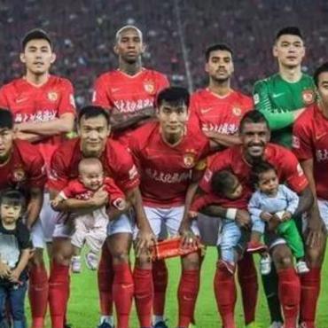 谁家衣服仿的最好看广州大路女装时尚店：一站购齐优质女装之选