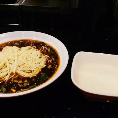 重庆大学里男生帅吗的长尾关键词有什么