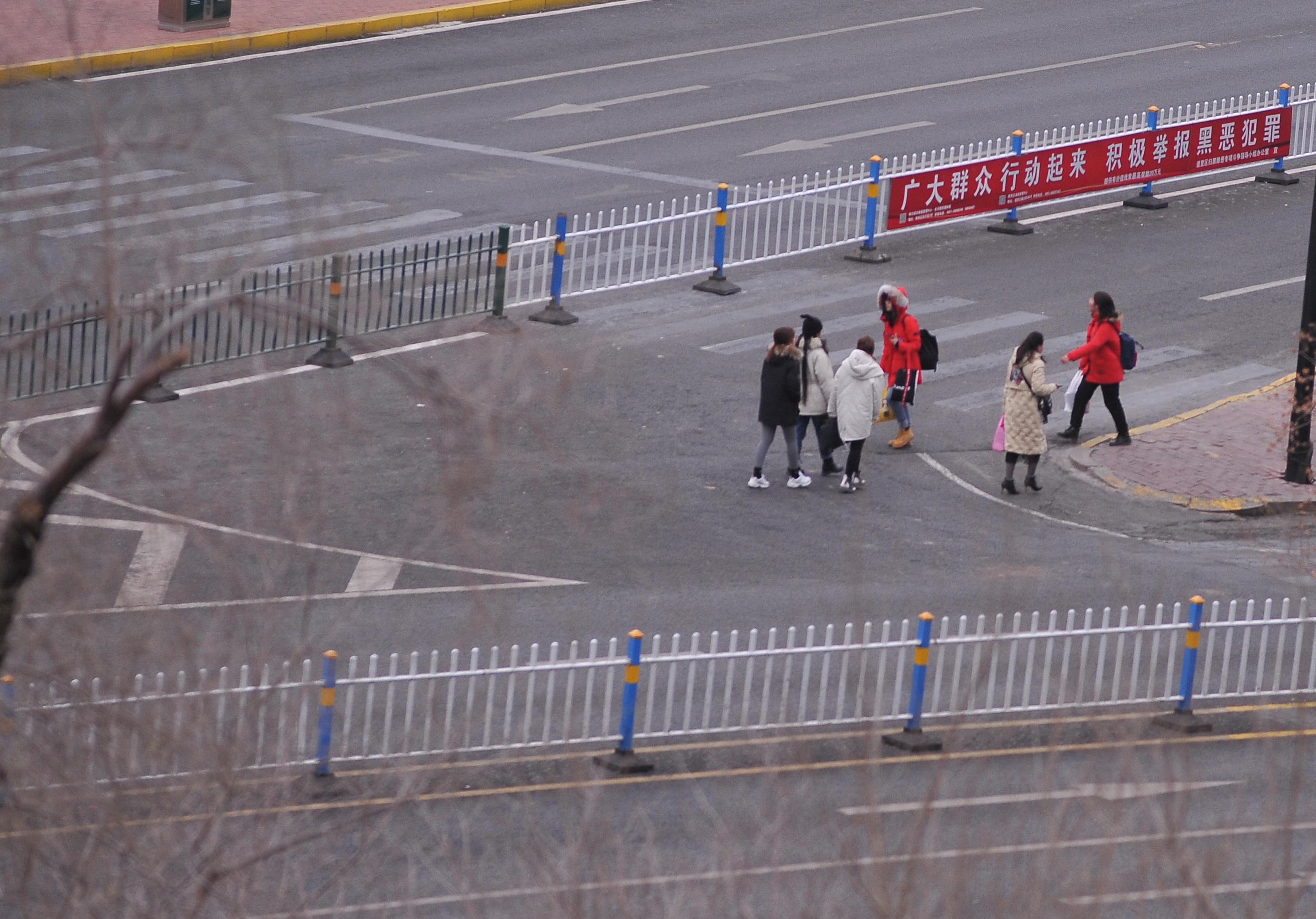 行人过街信号灯人行路十字路口红绿灯走法