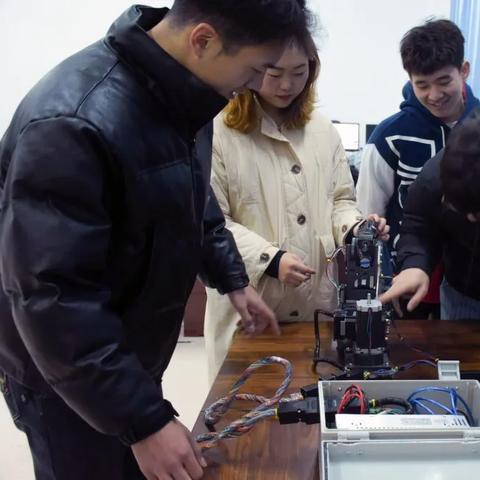 重庆当轻轨维护员怎么样