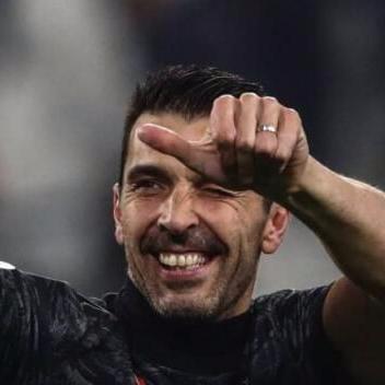 足球运动员布冯签名照片的长尾关键词有哪些