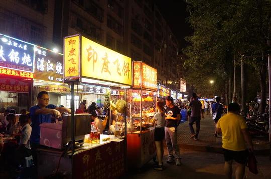 小吃夜市等地摊经济，为啥不再火爆，因这三点原因不赚钱了