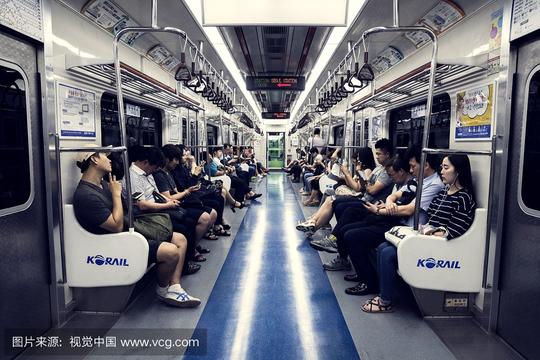 公交地铁心理战！准确判断谁快要下车的几个基本常识
