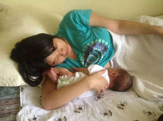 哺乳姿势5个要点