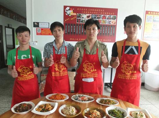 2020年做什么快餐生意比较火爆，适合两人做的快餐有哪些？