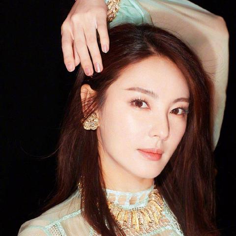 韩国足球运动员女爱豆的长尾关键词有什么