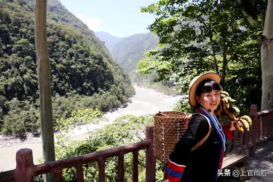 墨脱中国最后通公路的县，霸道做出租车，走最烂的路，看最美的景