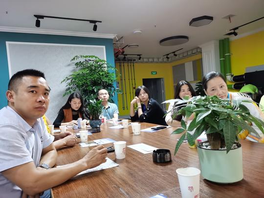 南充绸都创业沙龙举办，商会面向创业者和中小企业的推介项目亮相