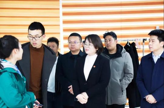 运城市青联集中学习党的十九届五中全会精神座谈会在理想创业大厦召开