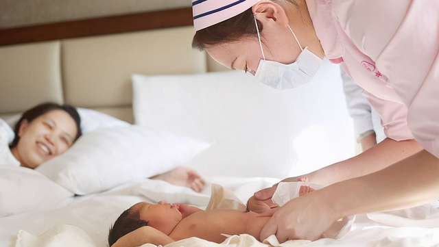 月嫂和保姆的区别 月嫂和保姆的区别