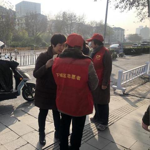 杭州东站到下城区东新路888号怎么走？