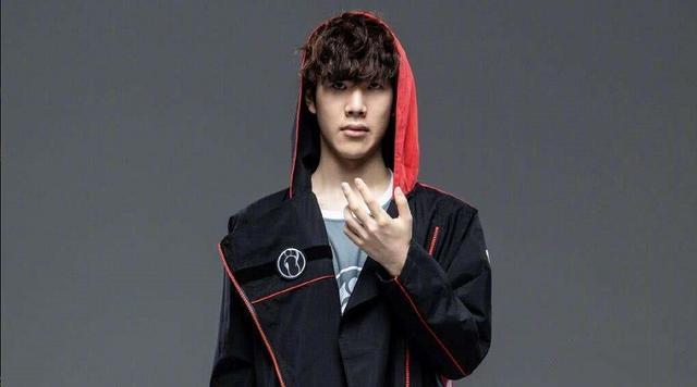 英雄联盟后排排名怎么算(万人马拉松比赛站前排的是不