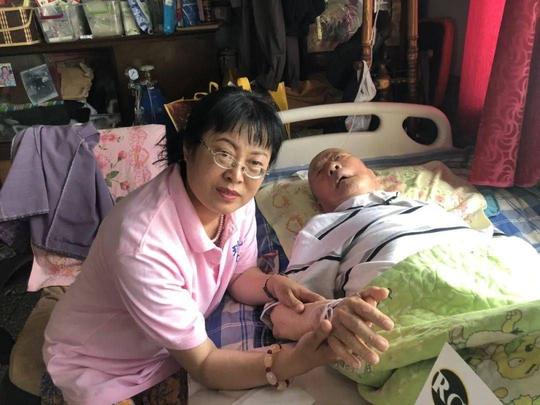 55岁阿姨：从护工到住家保姆，雇主提出加工资要求，我却马上辞职