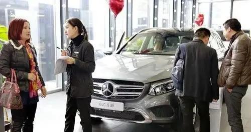 买车时，究竟一辆车能“砍”多少钱？离职的4s店员工说出实话