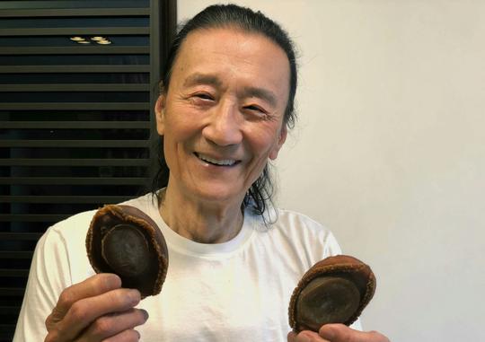 谢贤自称不是"做生意的料"，懊悔亏4000多万，却给2000万分手费