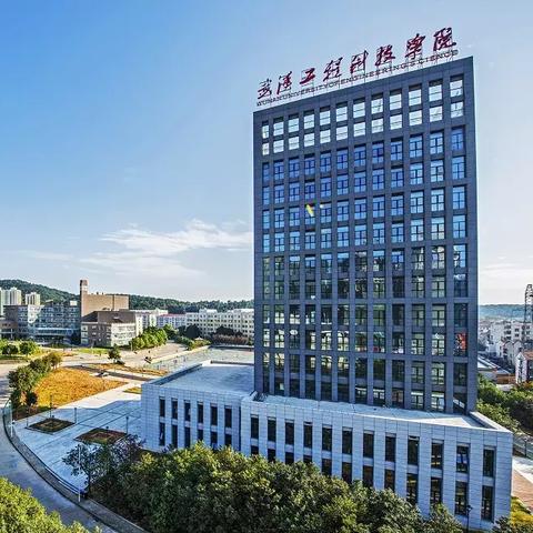 为什么成都武汉最近都在抢人才？