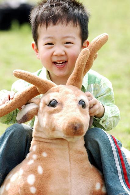 孩子在幼儿园被冷落怎么办