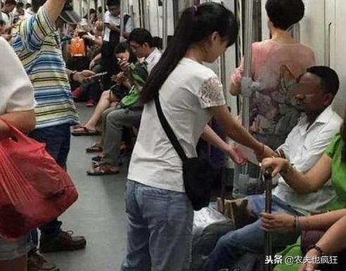 骗子也要“过年”，车站三种老套路的“骗局”，专盯老实农民工