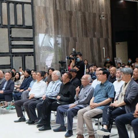 西安美术馆二楼露台相关长尾关键词有哪些