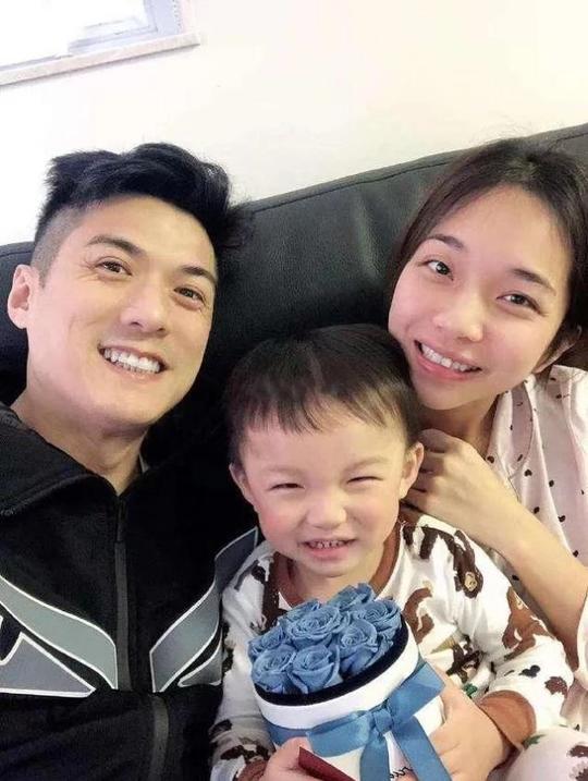 男星4年拍60部电影还债，后以卖鸡维生，将生二胎却再遇生意失败