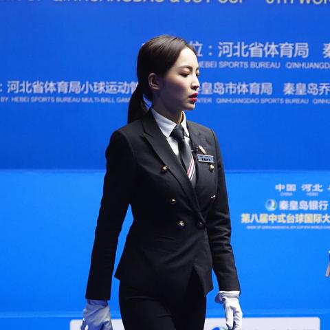 桌球怎么打足球
