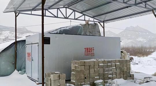 河北秦皇岛：从“黑色产业”到“绿色产业”煤老板转行种香菇种出了名堂