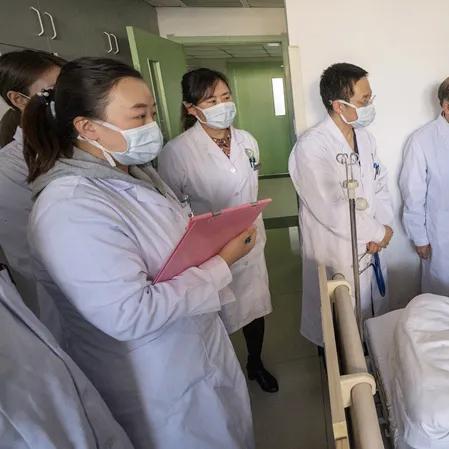 西京医院在西安哪个区哪条街？