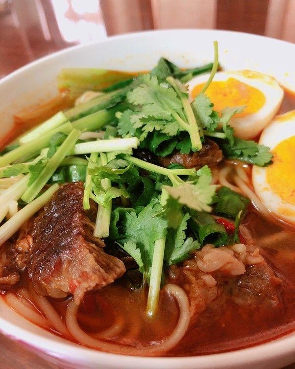 加盟什么美食店赚钱（餐饮行业现在加盟哪些品牌可以赚到钱且投资低）