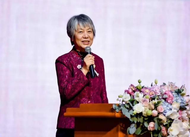 小孩被欺负是应该打回去还是告老师 小孩被欺负是应该打回去还是告老师