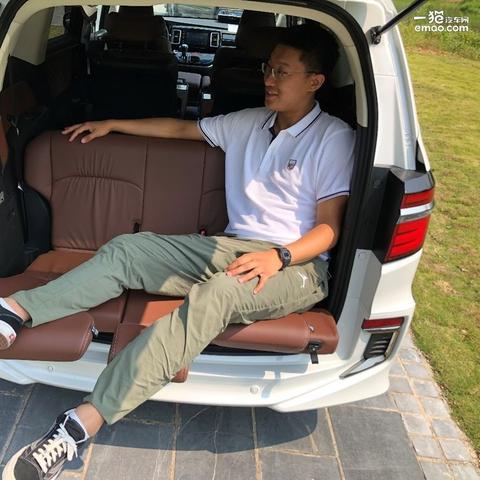 游桂林河边有美女唱歌相关长尾关键词有哪些
