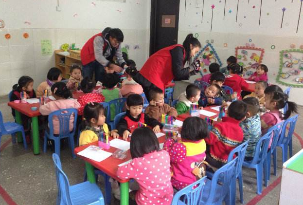 孩子送幼儿园前怎么教好