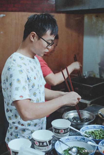 一带孩子就只能抱着怎么办