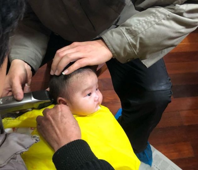 如何给婴儿理发