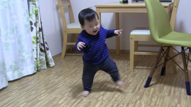 宝宝几岁学走路最好 宝宝几岁学走路最好