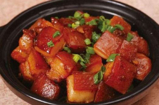 有什么美食好吃的（可以介绍下你们当地有什么特色美食和名菜吗）