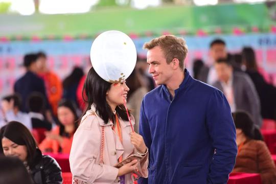 网红小姐姐齐脱单，东莞观音山相亲会浪漫瞬间