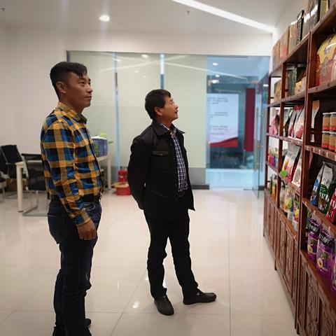 准备去济南出差，请问济南有什么特产吗？最好可以方便携带的？