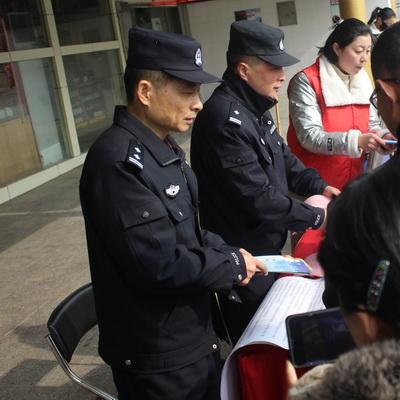 合肥新亚驾校现在报名费是多少？还有经理班跟普通班有什么分别？