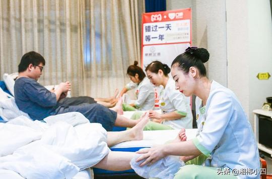 农村90后“洗脚妹”月入上万，却为什么不想做？